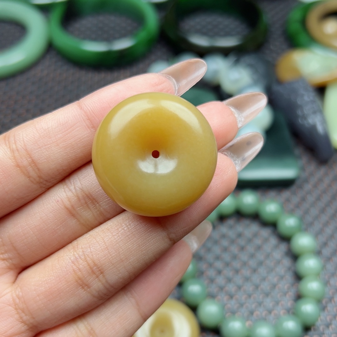 和田玉吊坠未镶嵌