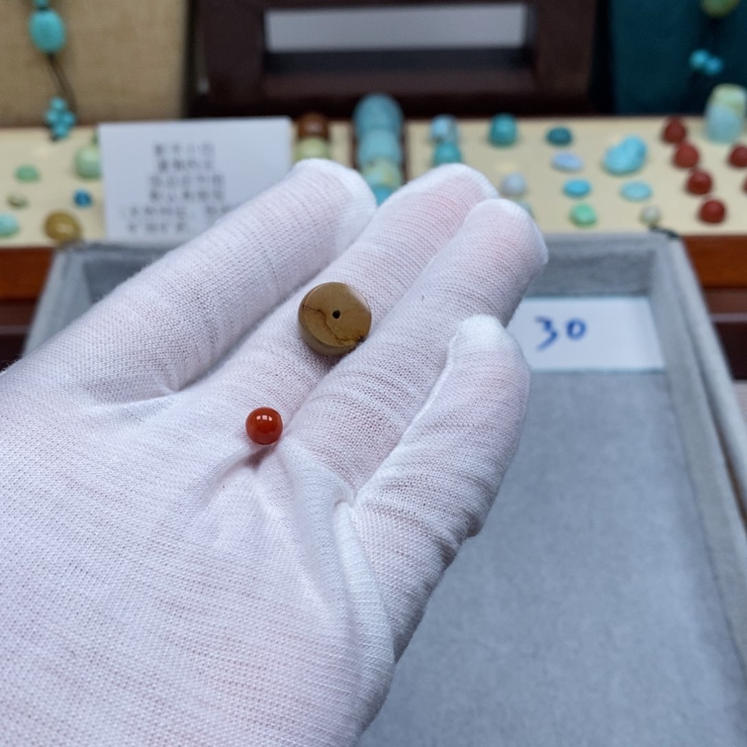 南红玛瑙配饰未镶嵌