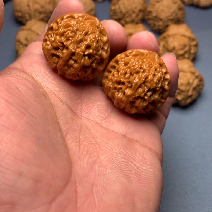 文玩核桃把件龙眼