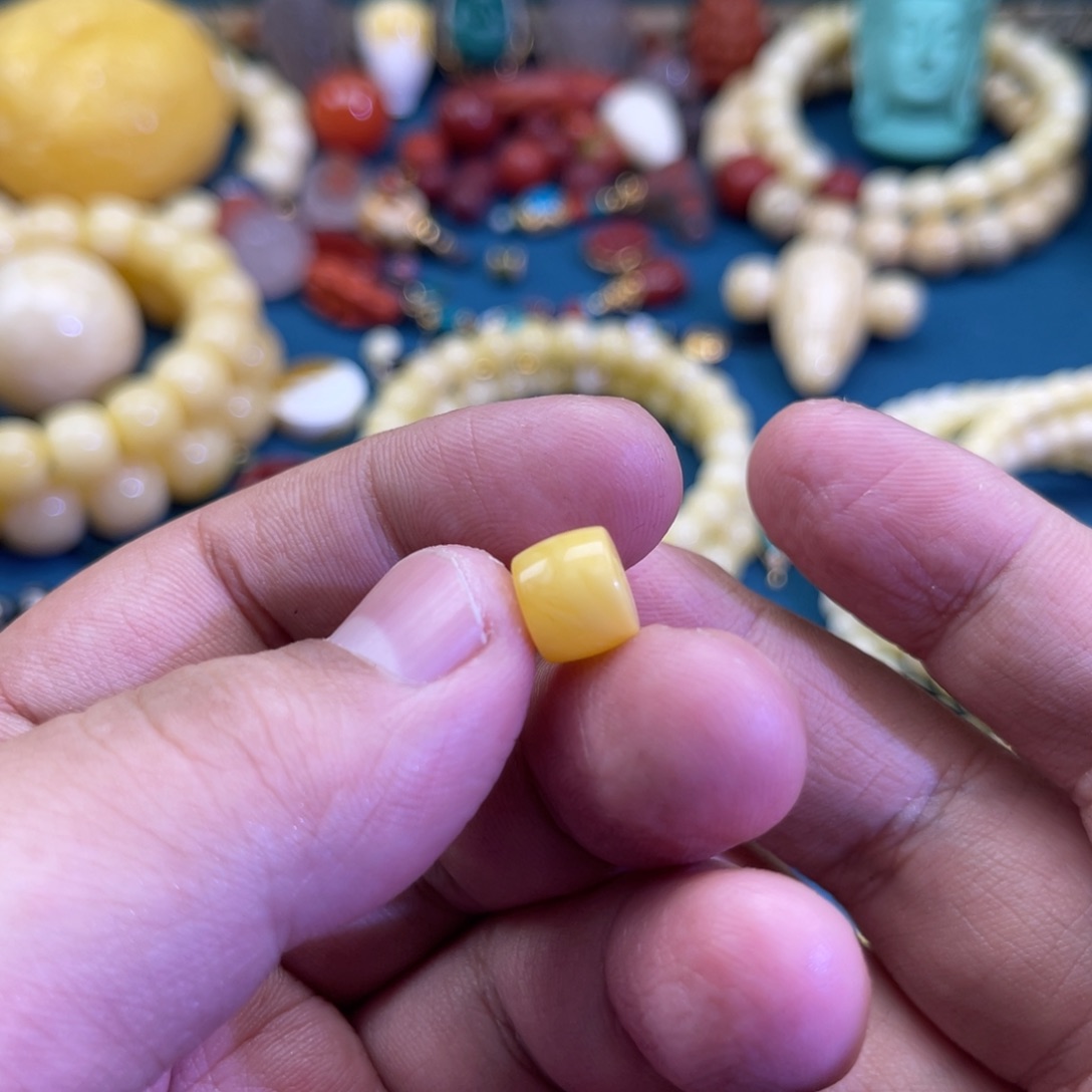 琥珀未镶嵌珠宝奇石14