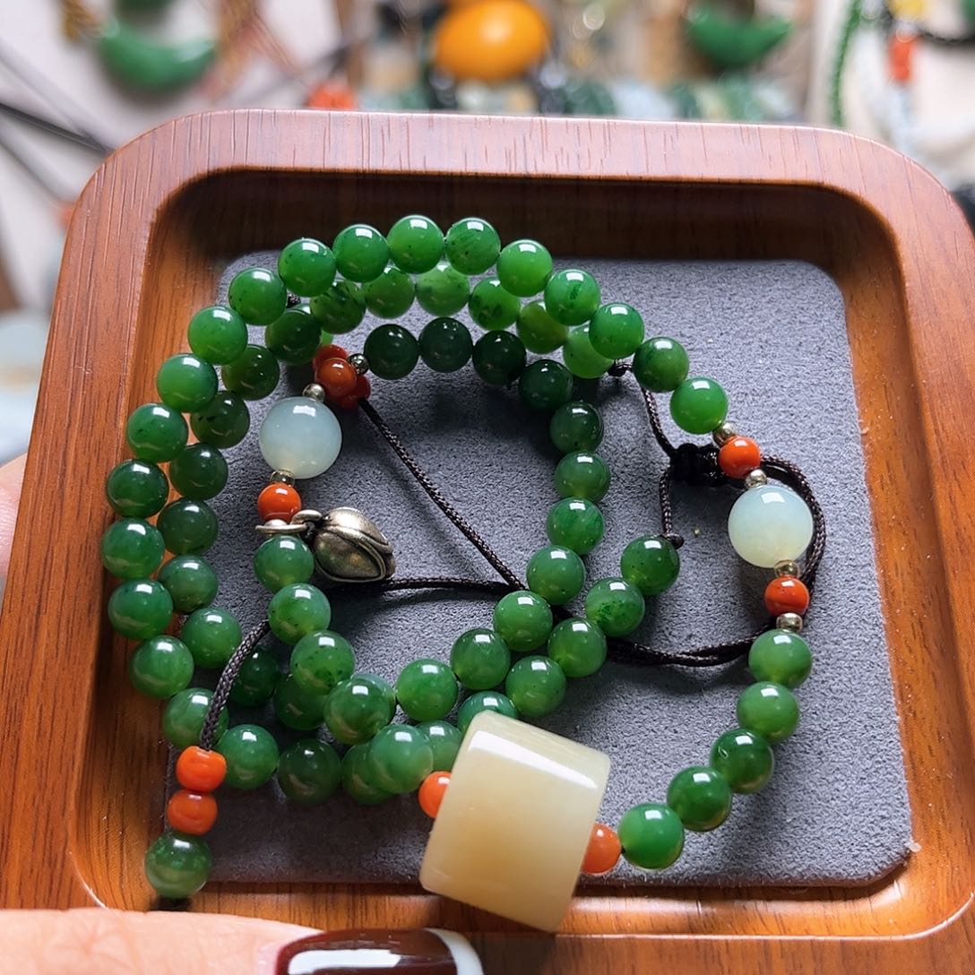 和田玉颈饰未镶嵌