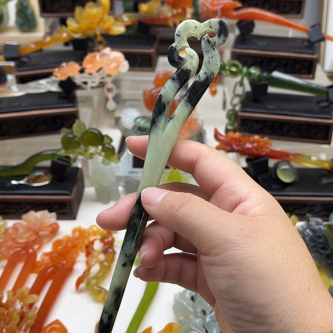 蛇纹石玉未镶嵌岫玉发簪