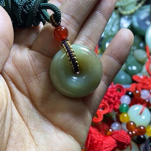 岫玉颈饰未镶嵌挂件