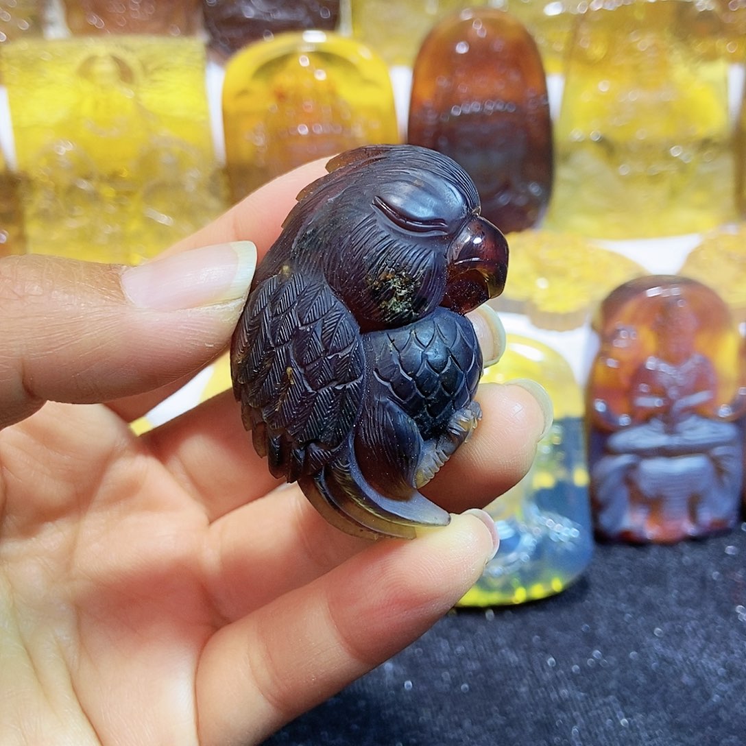 琥珀颈饰未镶嵌英明神武