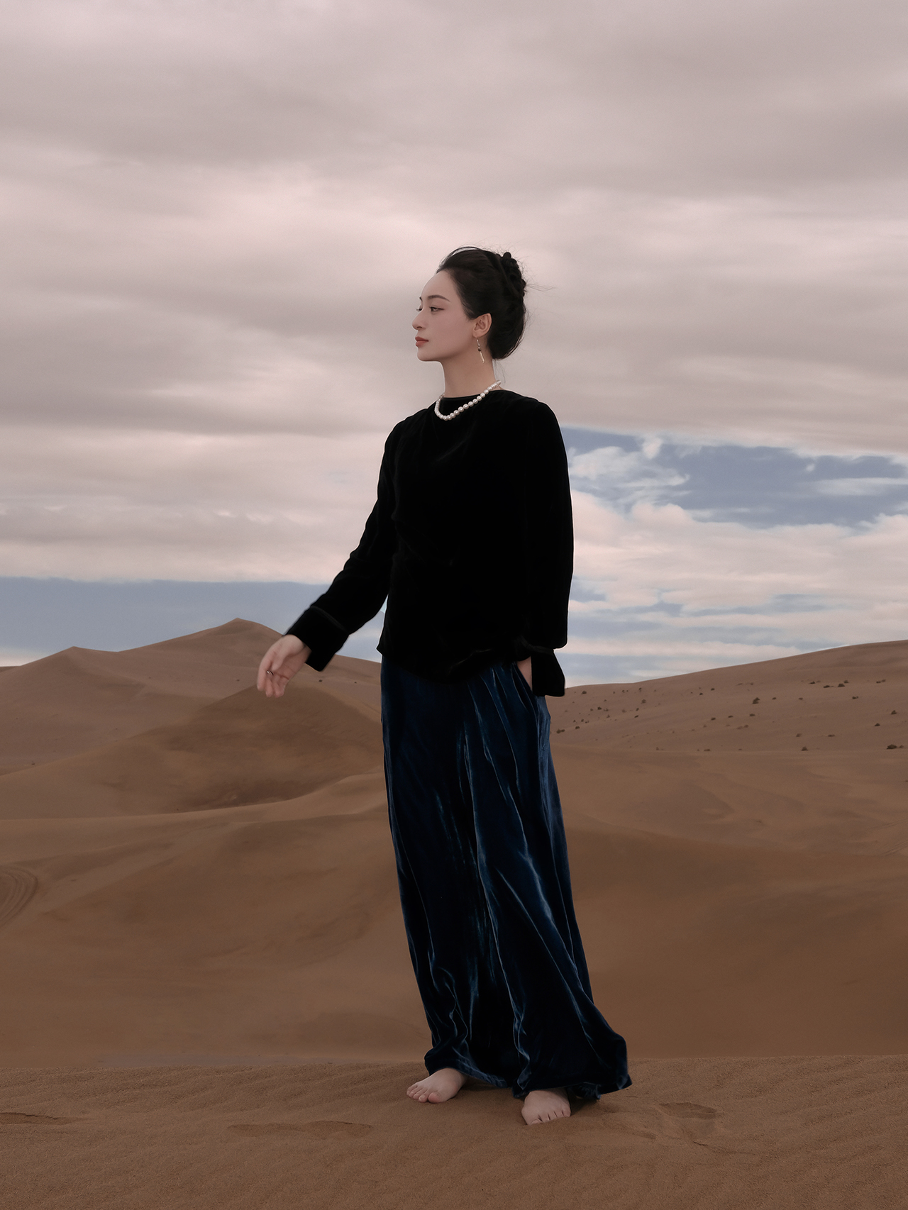 盛唐牡丹新中式丝绒阔腿裤-蓝色