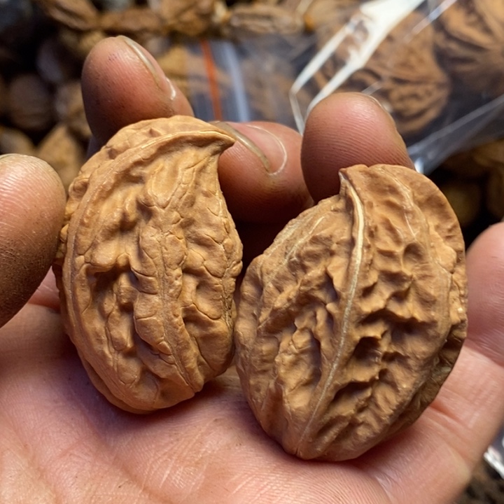 桃核吊坠裂一个91