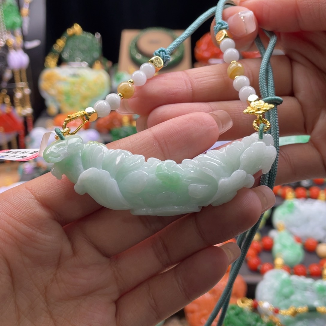 翡翠颈饰未镶嵌代编织