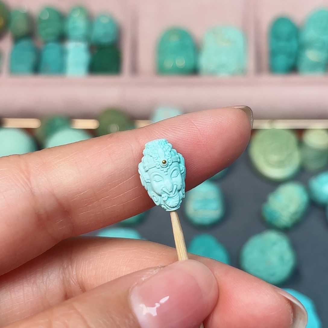 绿松石配饰未镶嵌