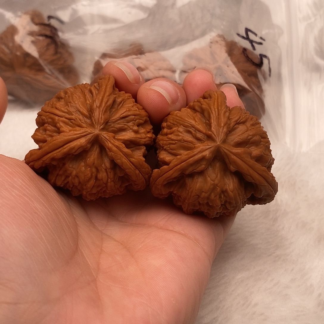 崇***械吊坠文玩核桃三棱