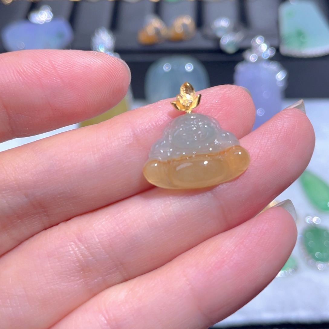 翡翠18K金镶嵌颈饰翡翠