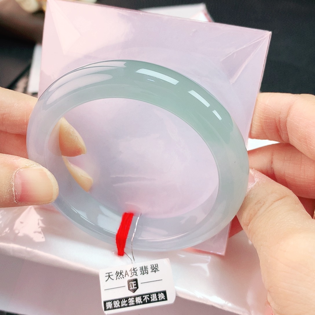 翡翠手镯未镶嵌56圈