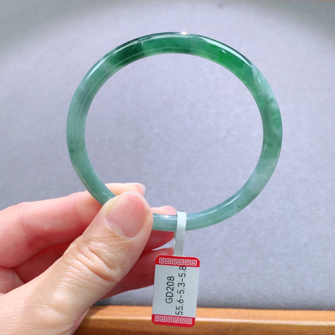 翡翠手镯未镶嵌天然翡翠手镯