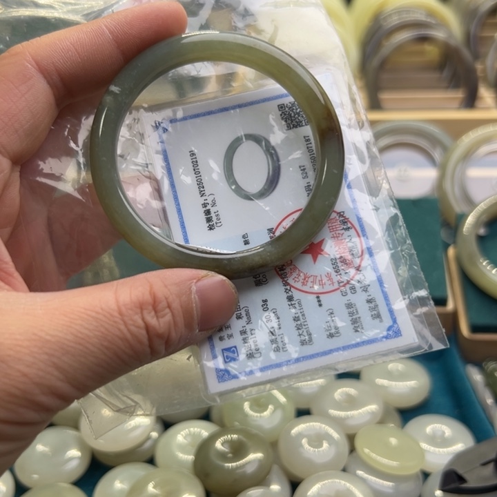 和田玉手镯未镶嵌53.8圈围2191