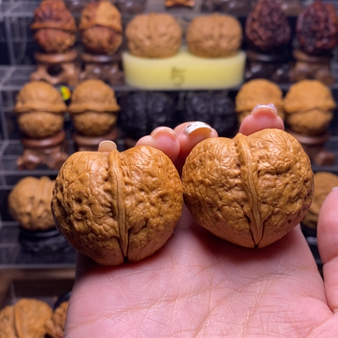 Y***杰文玩核桃把件Z15峭壁元宝39尺