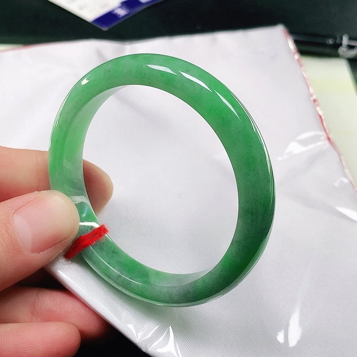 翡翠手镯（圆镯）未镶嵌翡翠手镯未镶嵌