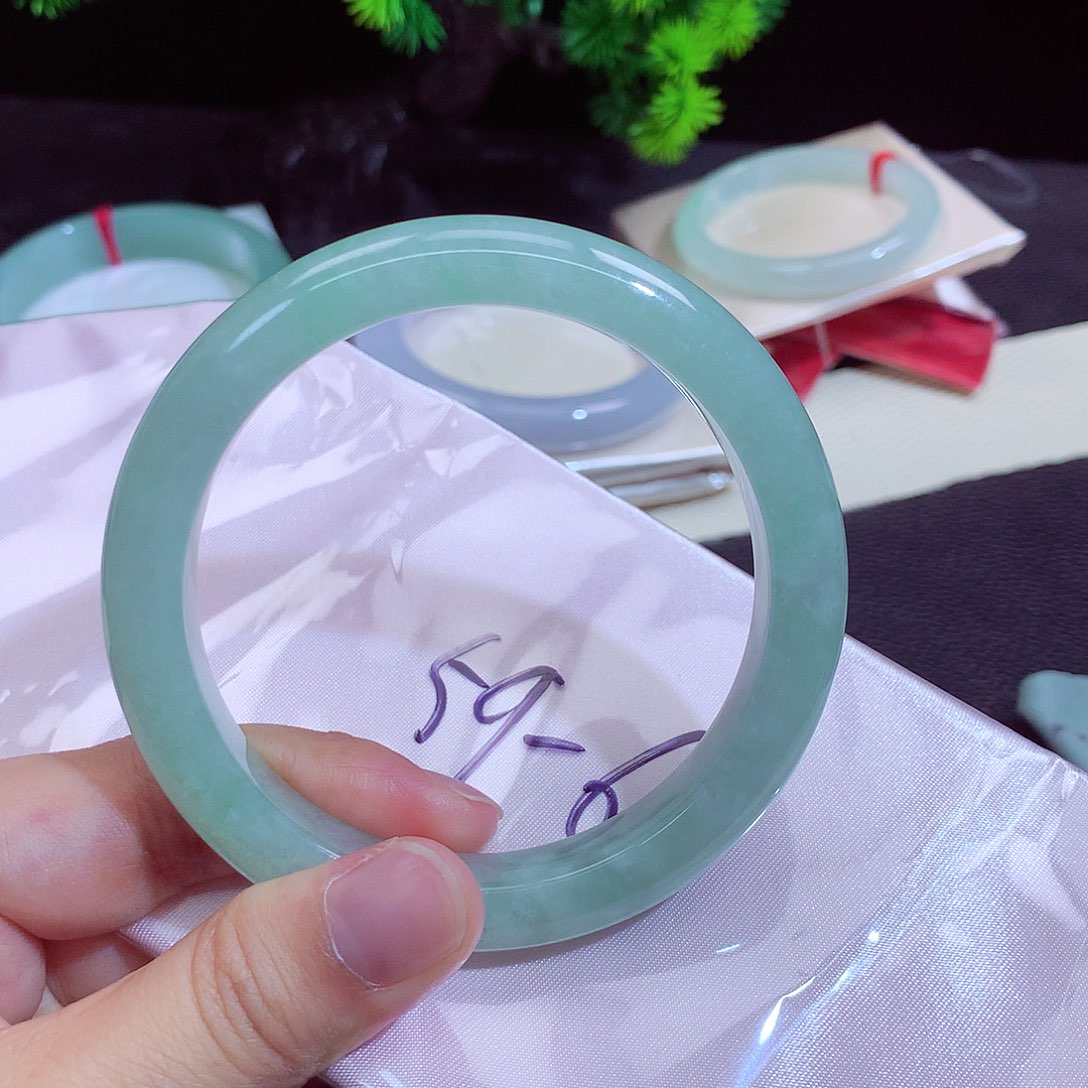 翡翠未镶嵌手镯1244