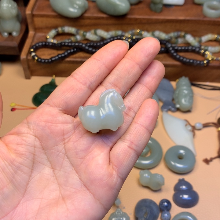 醉***@和田玉未镶嵌颈饰