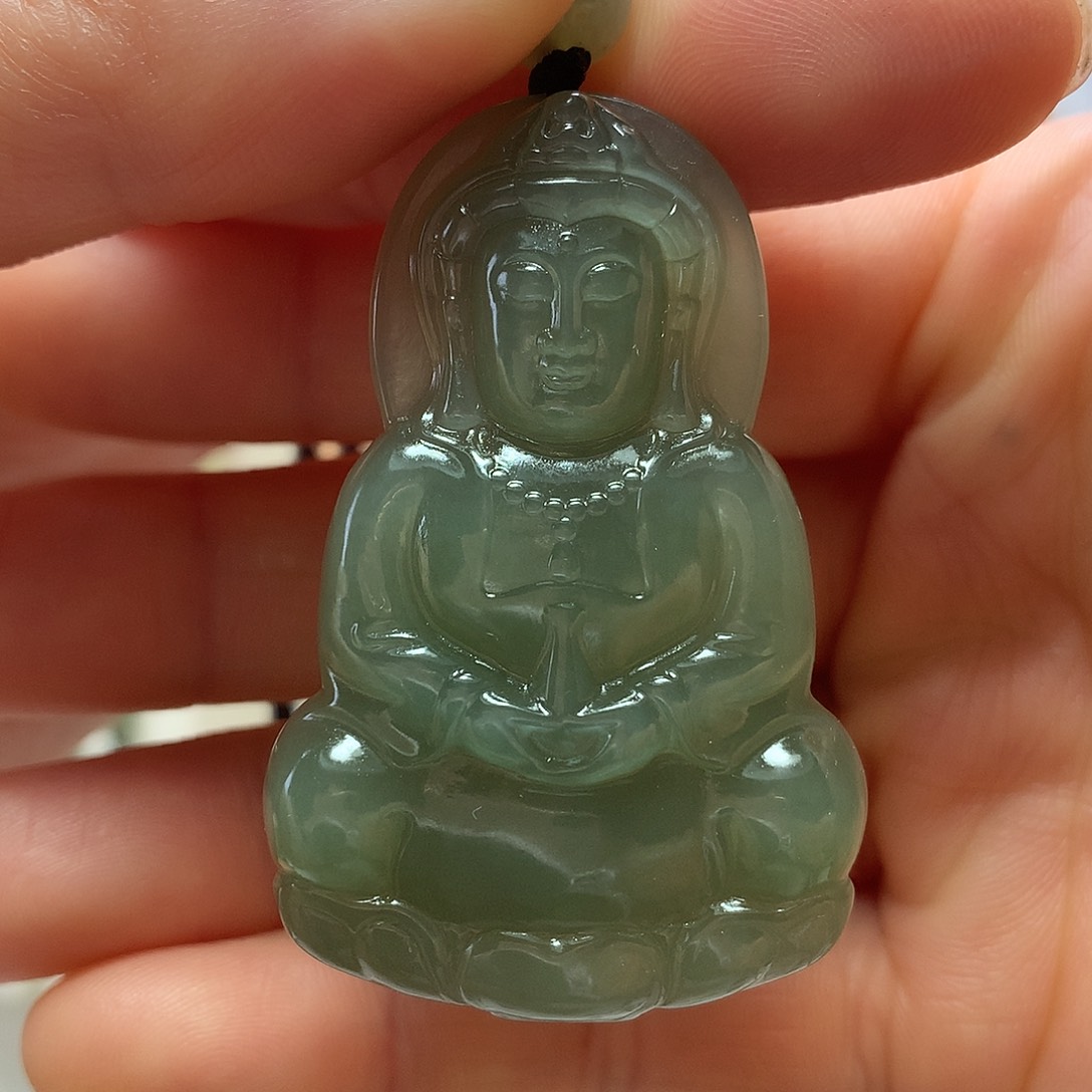 周***六和田玉未镶嵌颈饰