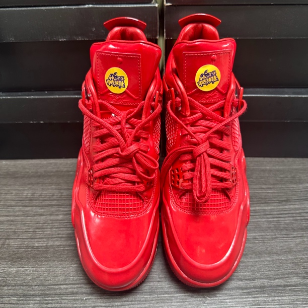 AJ4红 42.5码原盒 全新鞋
