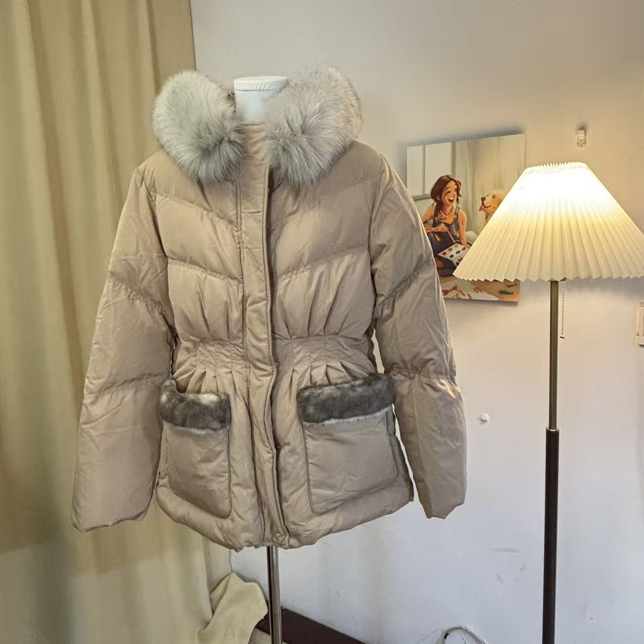 可可 l*ebshomey  可拆卸狐狸毛收腰鸭绒羽绒服