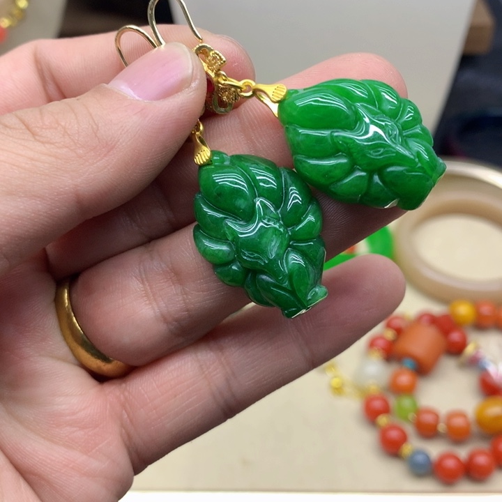 翡翠颈饰未镶嵌吊坠规格