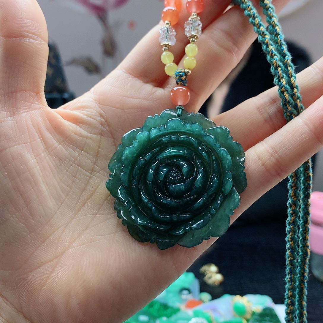 【闪购商品】翡翠吊坠(赠链)未镶嵌