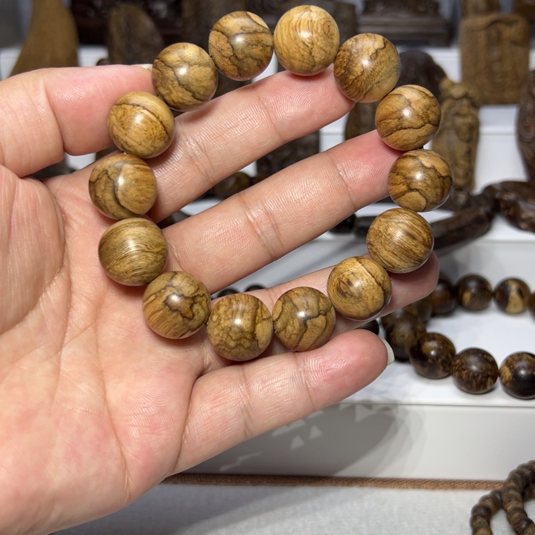 沉香碎屑沉香马泥唠1.6