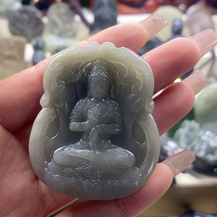 和田玉颈饰未镶嵌爱**国