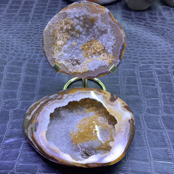 水晶双色彩牙软盆未镶嵌