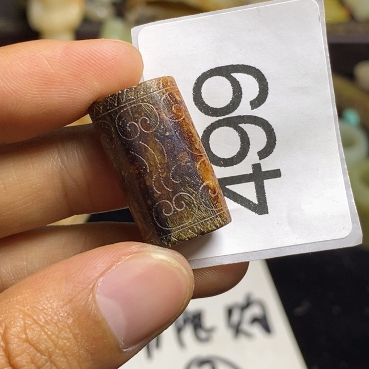 合金透闪石-蛇纹石玉颈饰