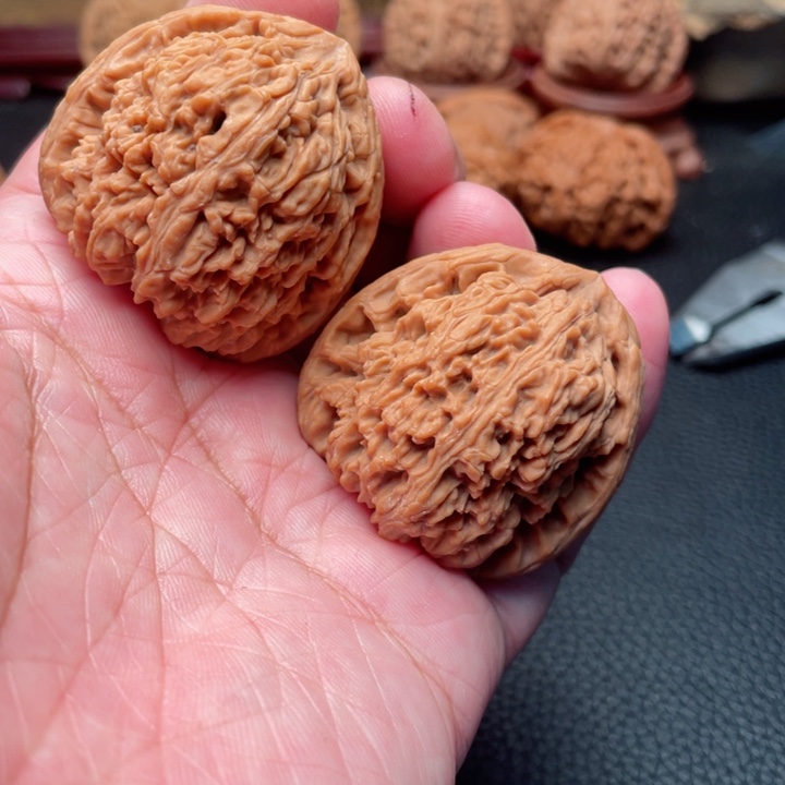 文玩核桃把件41三角疆