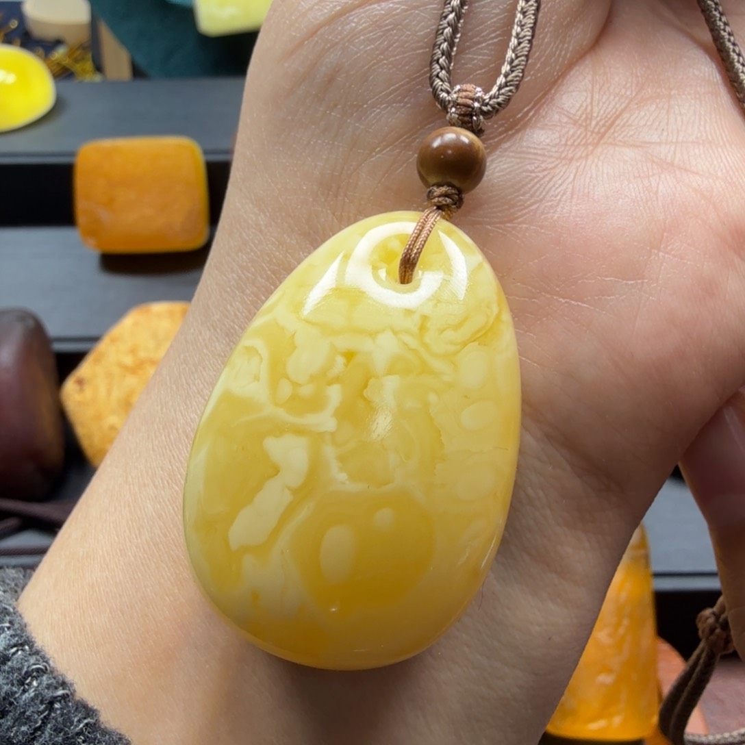 琥珀吊坠(赠链)未镶嵌