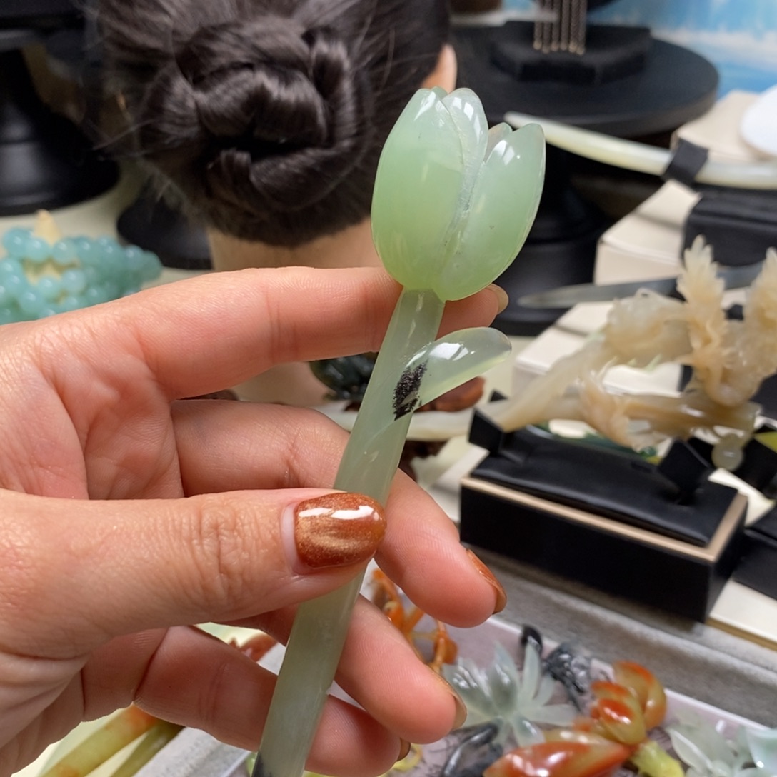 小***念蛇纹石玉未镶嵌发饰