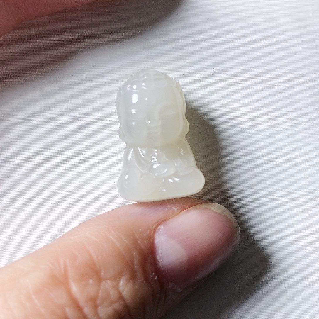 和田玉颈饰未镶嵌宝宝佛