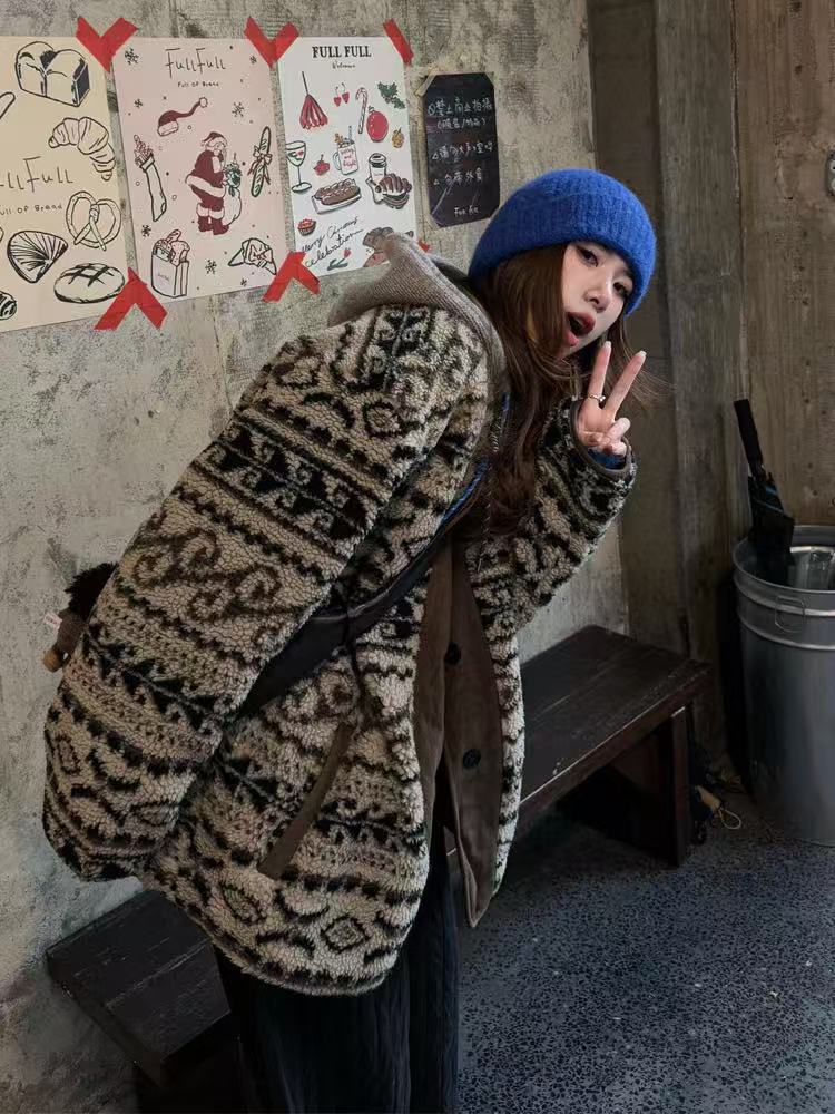 费尔岛印花羊羔卷毛仿皮草毛毛绒2025新款皮毛一体复古女款厚外套