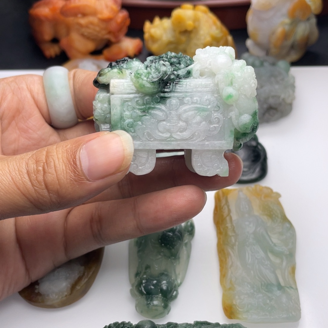 定制翡翠未镶嵌五貔聚宝