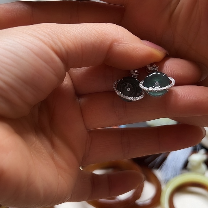 翡翠耳饰未镶嵌随*