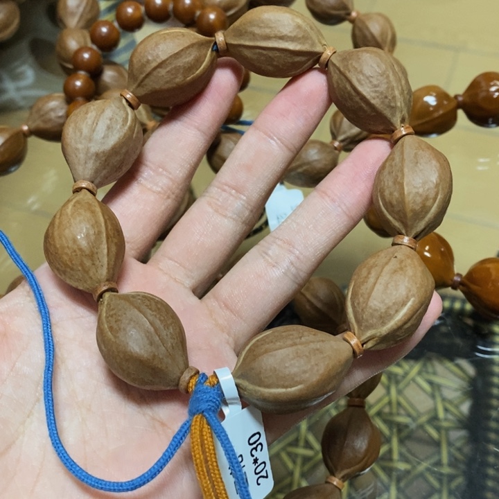 吊坠橄榄核莫**吧