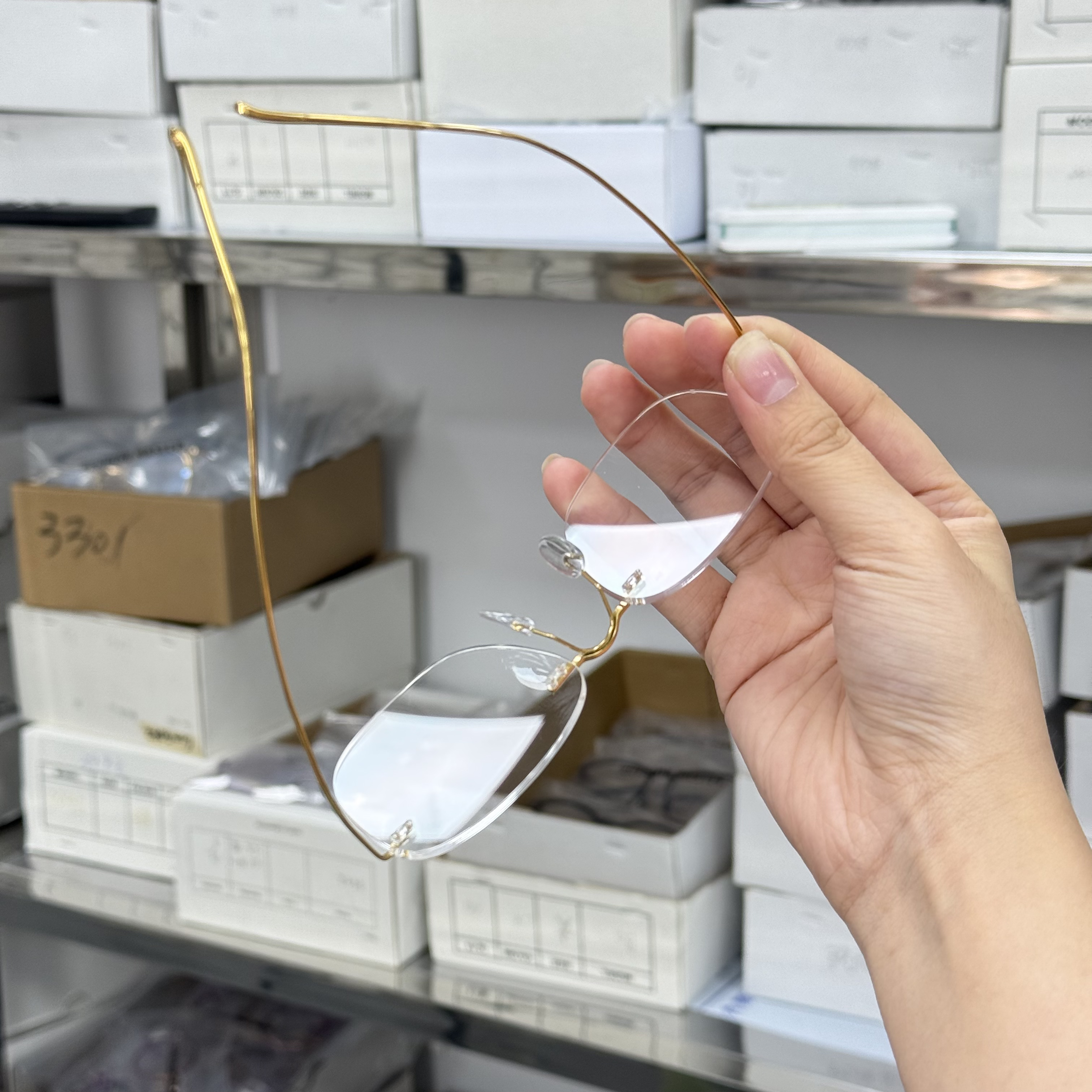 许我耀眼赵露思王嘉尔同款无框一体纯钛