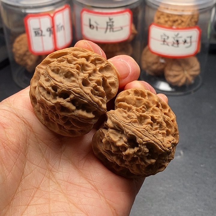 好***牛文玩核桃把件苹果园