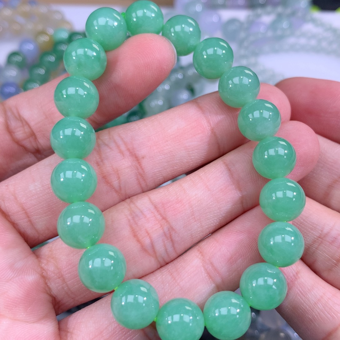 翡翠手链未镶嵌翡翠