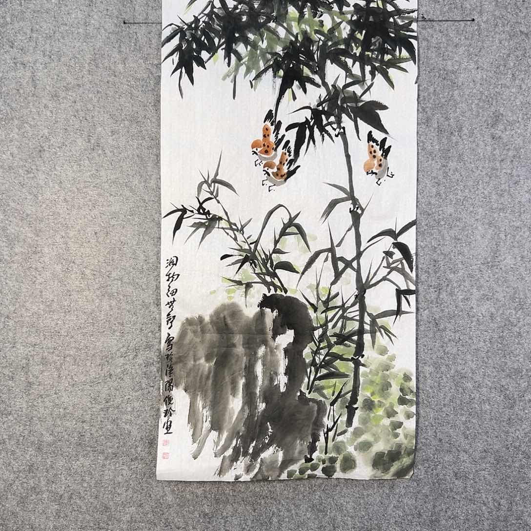 国画242 花鸟在树丛的中央是鸟