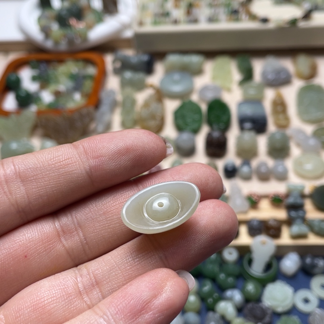 和田玉未镶嵌颈饰