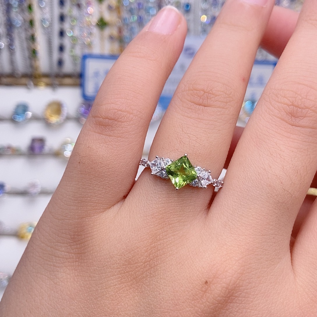 银S925镶嵌戒指橄榄石