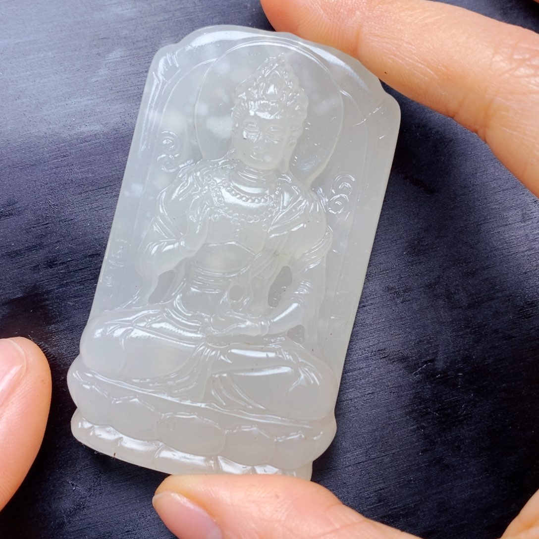 石英质玉（黄龙玉）颈饰未镶嵌