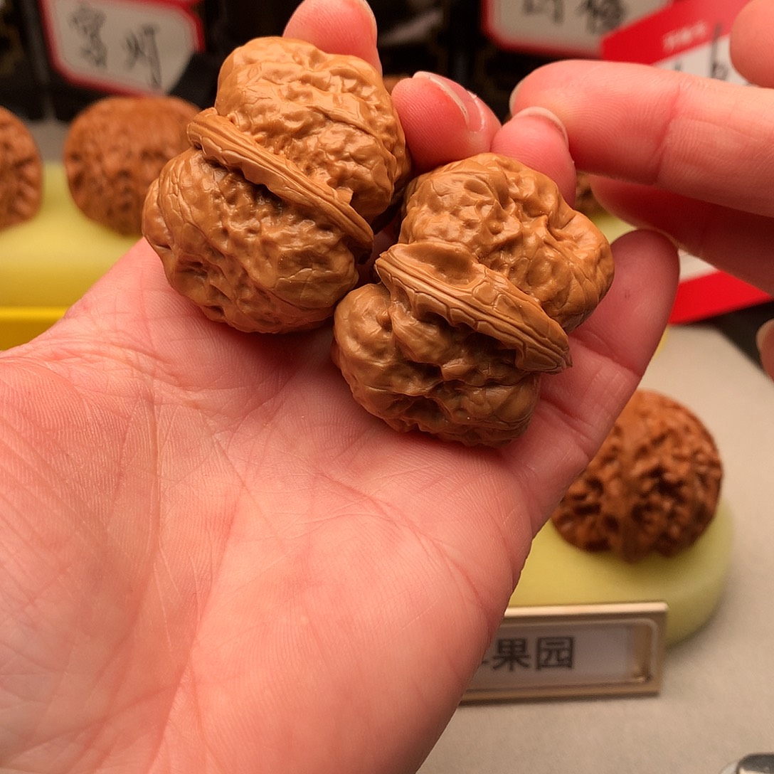 吊坠文玩核桃36尺精品蛤蟆头253号