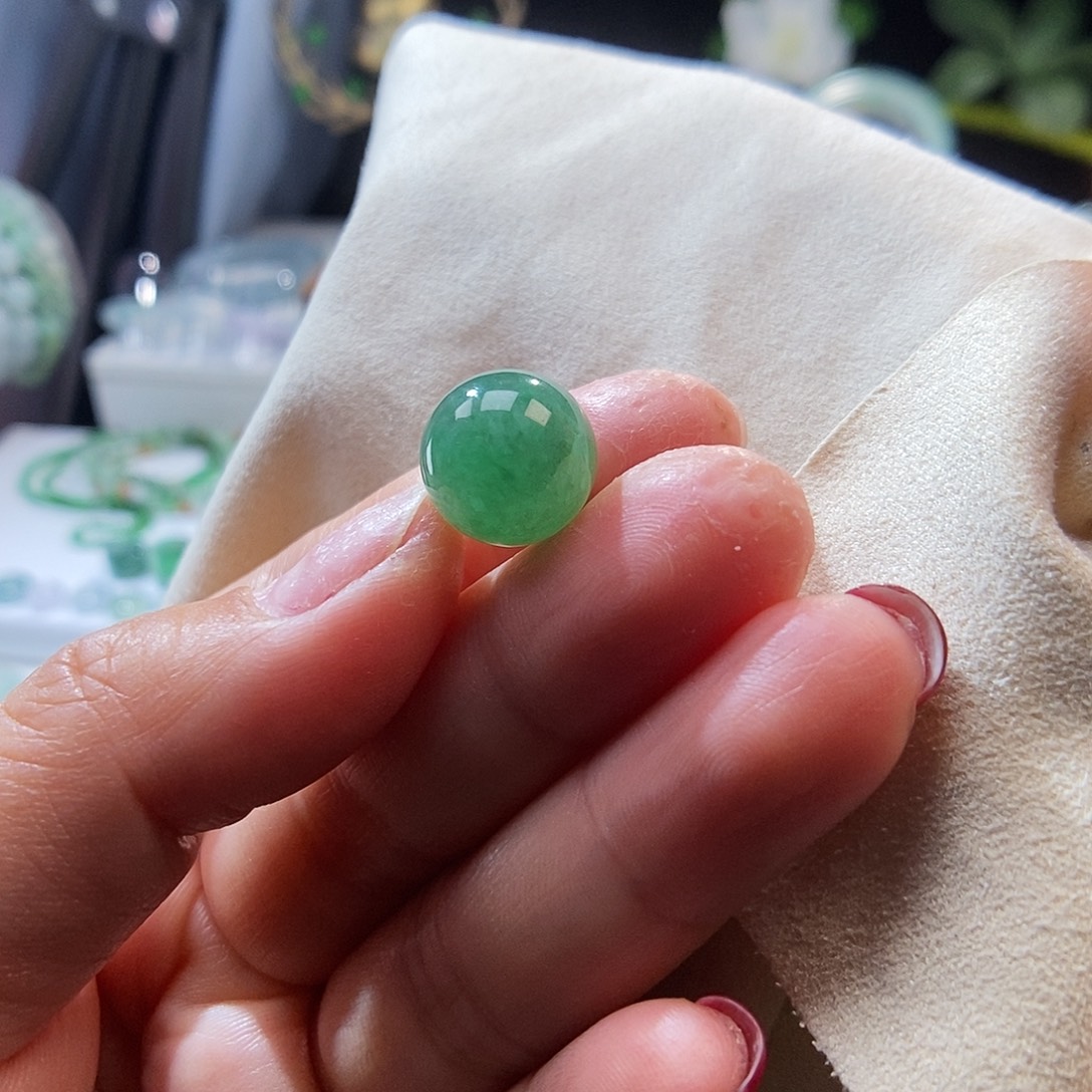 翡翠未镶嵌颈饰圆珠12.6