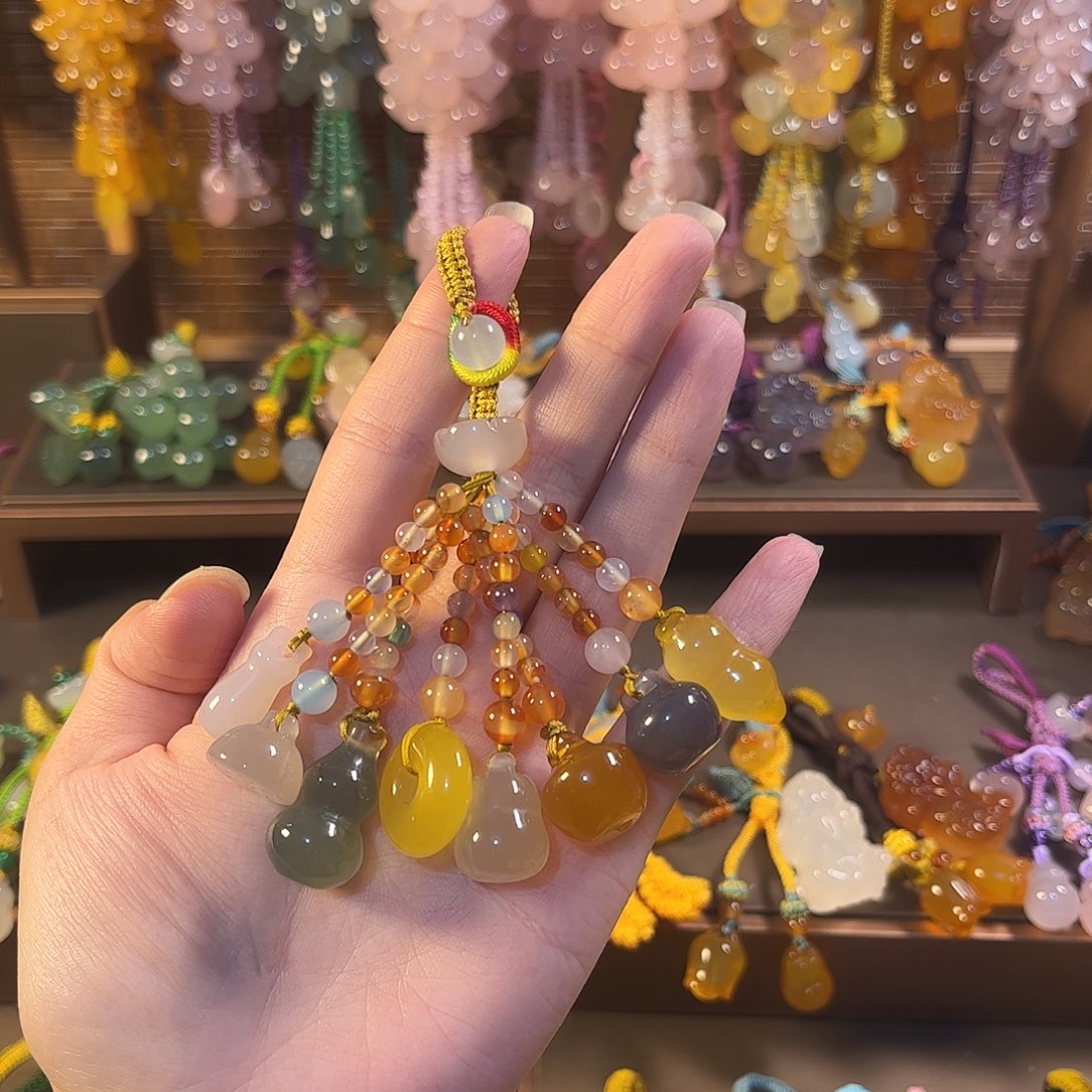 我***已玛瑙/玉髓未镶嵌车挂福利款钥匙扣