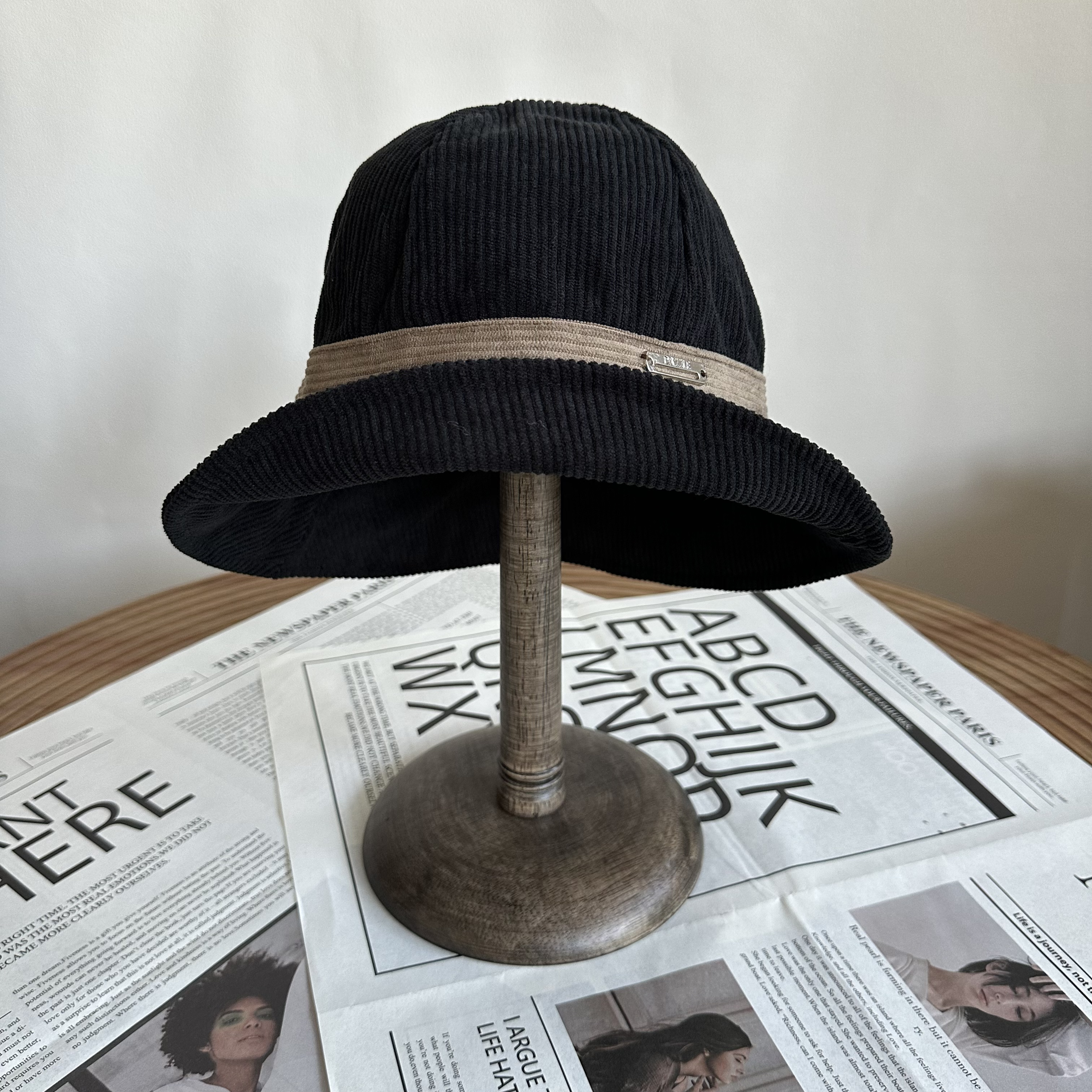 2025秋冬潮牌礼帽圆顶女复古百搭时尚简约灯芯绒腰线显脸小渔夫帽