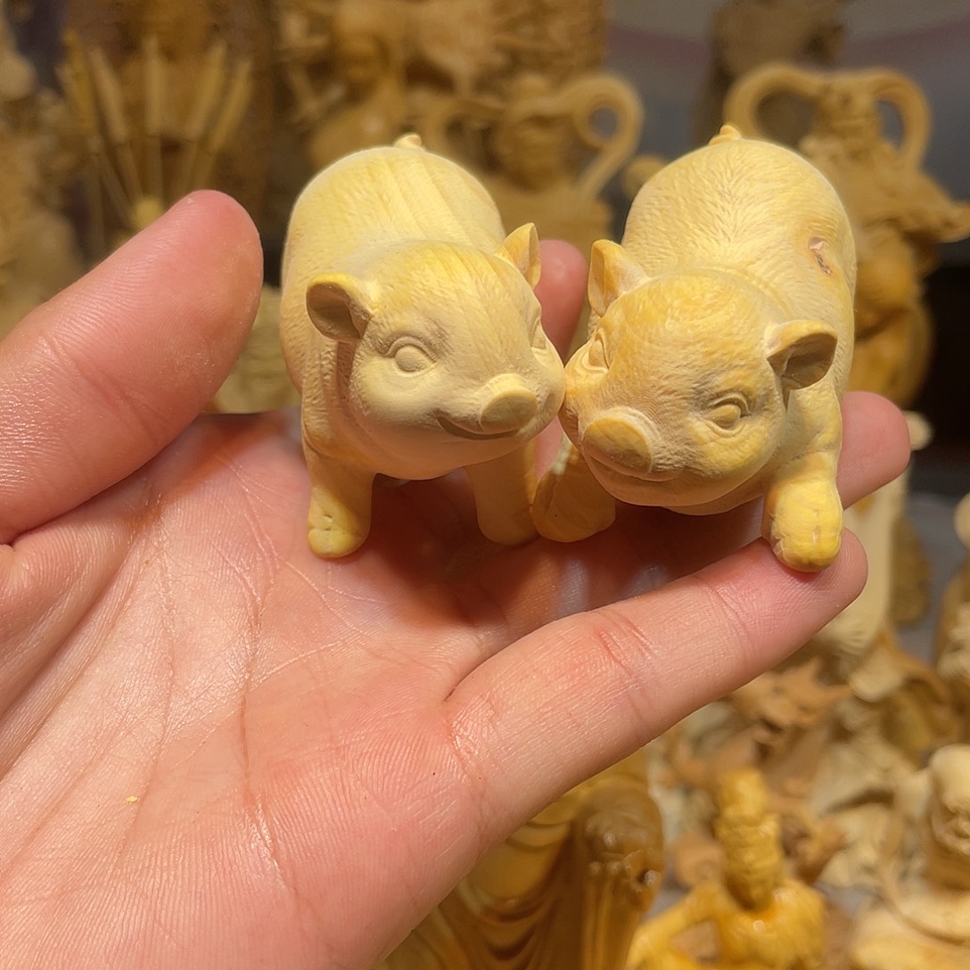 黄杨木小瑕疵福猪一对
